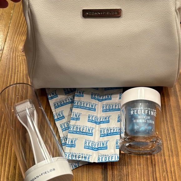Rodan + Fields Redefine Intensive Renewing Serum - Picture 3 of 4